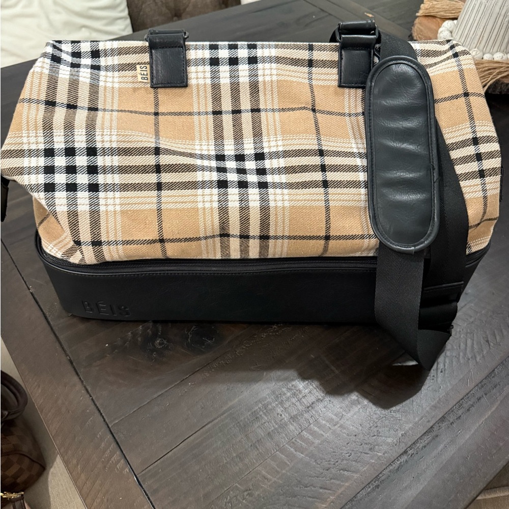 Limited edition BEIS Plaid Weekender - EXCELLENT CONDITION